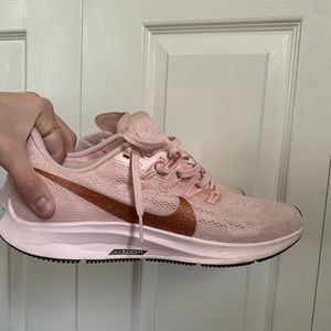NEW pink and rose gold nike zoom tennis shoes